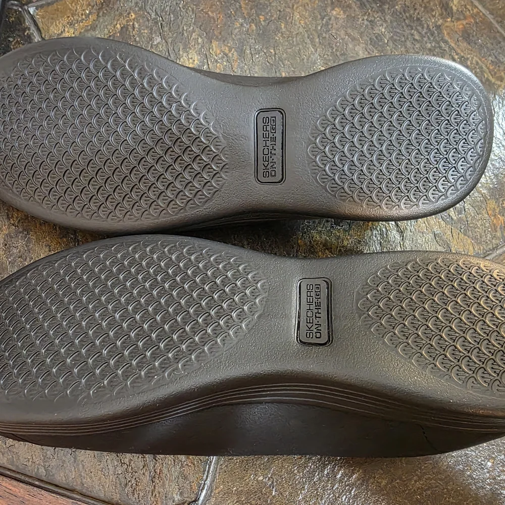 NWOB. Skechers On-the-GO Dreamy-Upscale Slip-On Shoes. Sz 9 - Picture 8 of 8